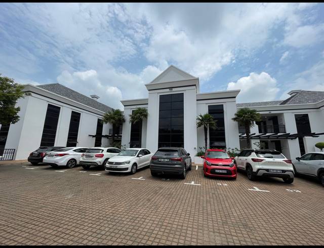 210M² OFFICE TO LET IN BRYANSTON